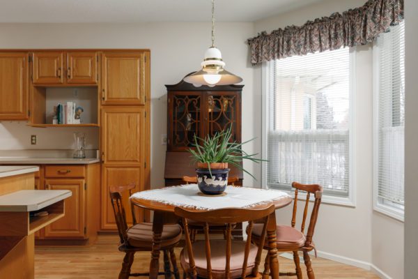 59 - 1201 Cameron Ave breakfast nook with wooden table